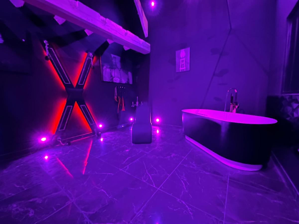 Loveroom De Luxe - Theme 50 Nuances De Grey Maison Privative Spa Insolite Douchy-les-Mines Exterior foto