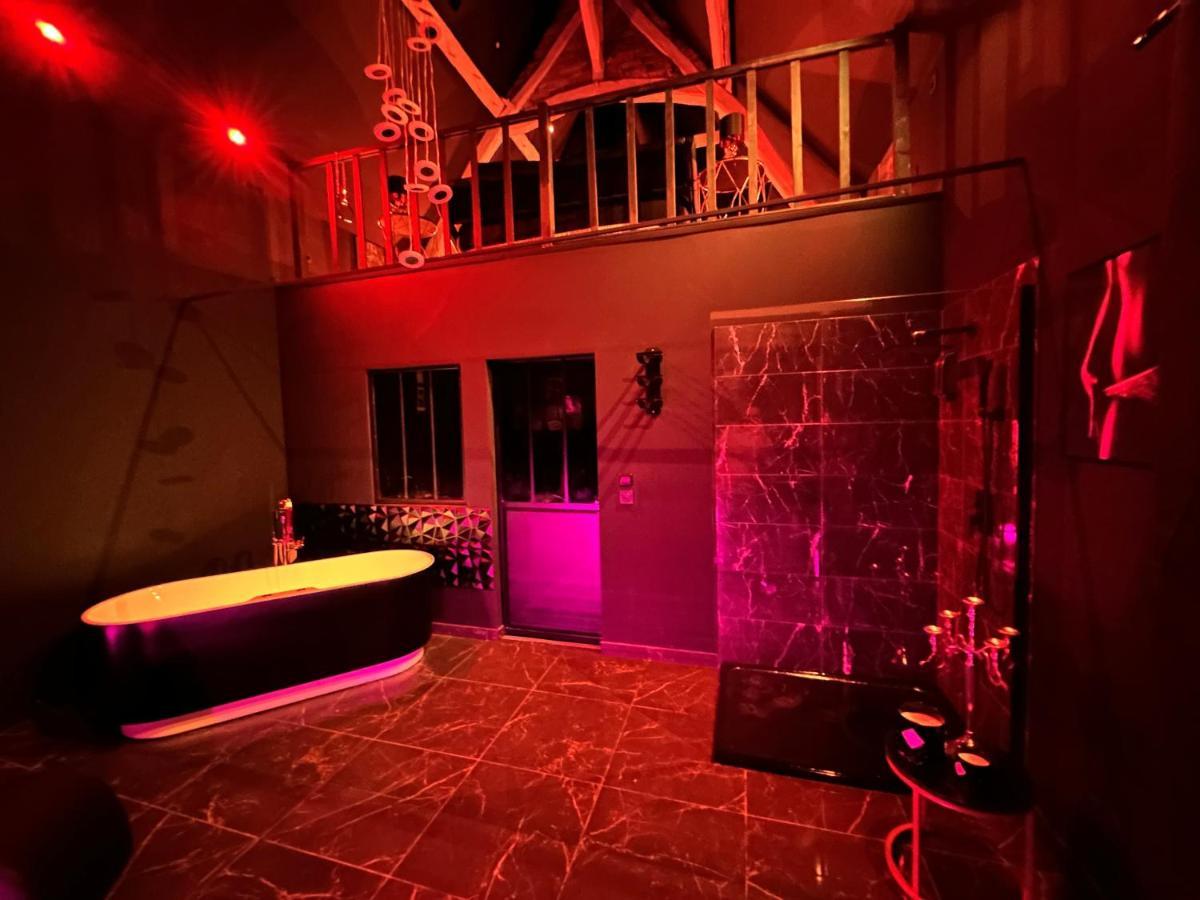Loveroom De Luxe - Theme 50 Nuances De Grey Maison Privative Spa Insolite Douchy-les-Mines Exterior foto